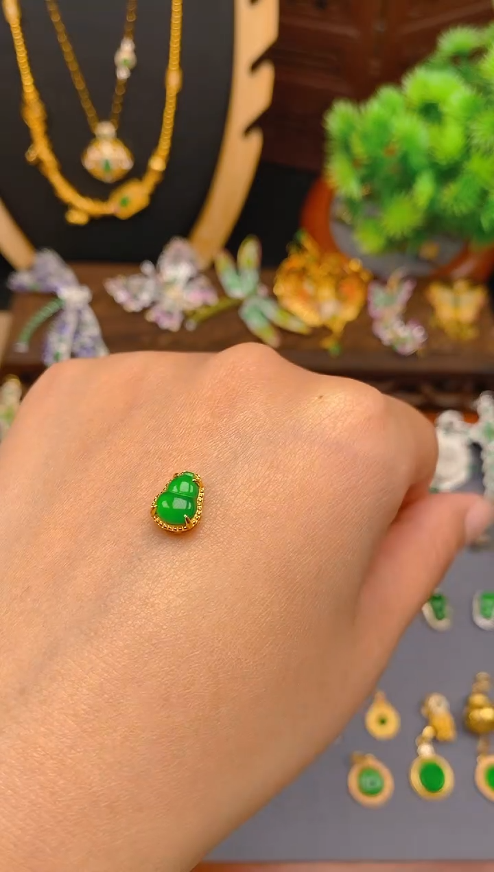 【闪购商品】翡翠吊坠(不含链)银S925镶嵌潘多拉葫芦