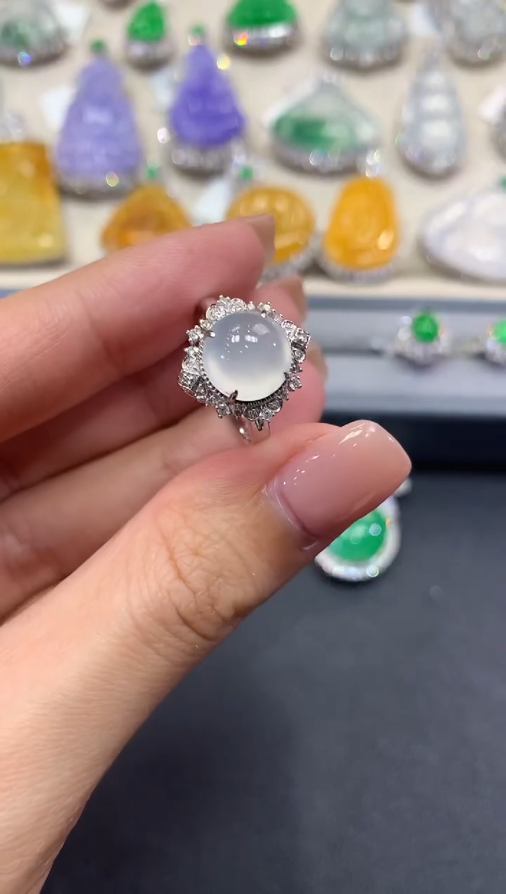 【闪购商品】翡翠戒指18K金镶嵌q35        