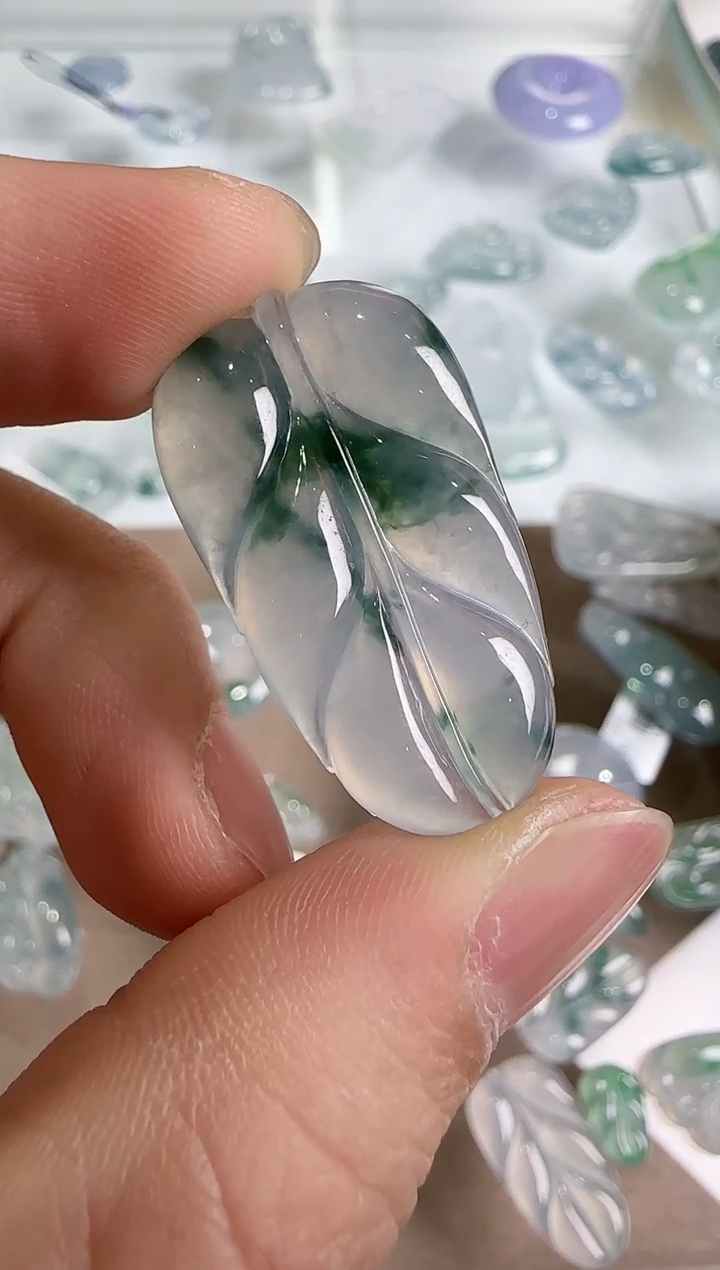 【闪购商品】翡翠吊坠(不含链)未镶嵌..