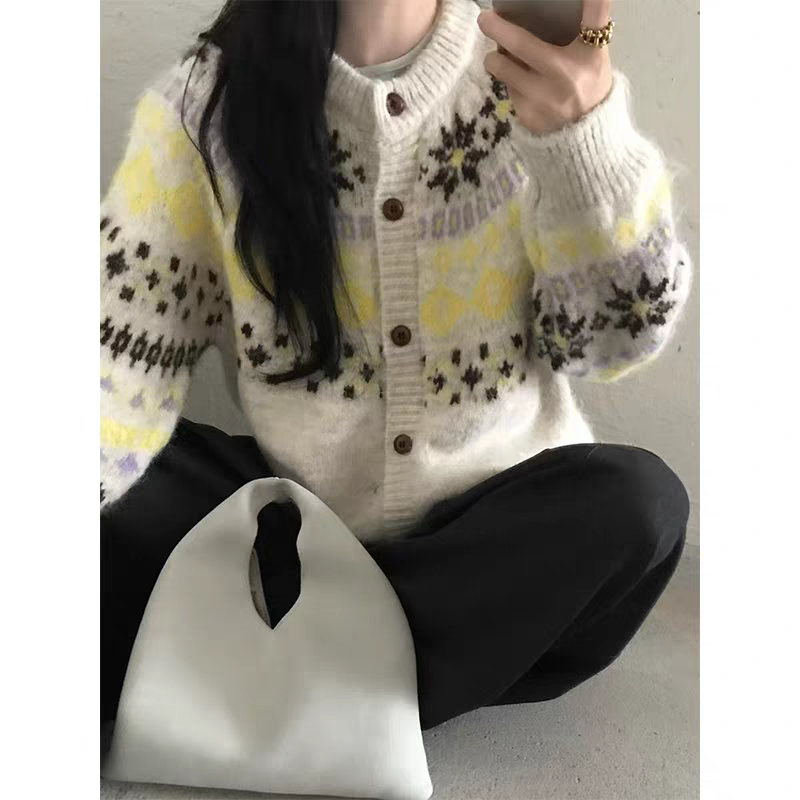 复古撞色菱格毛衣外套