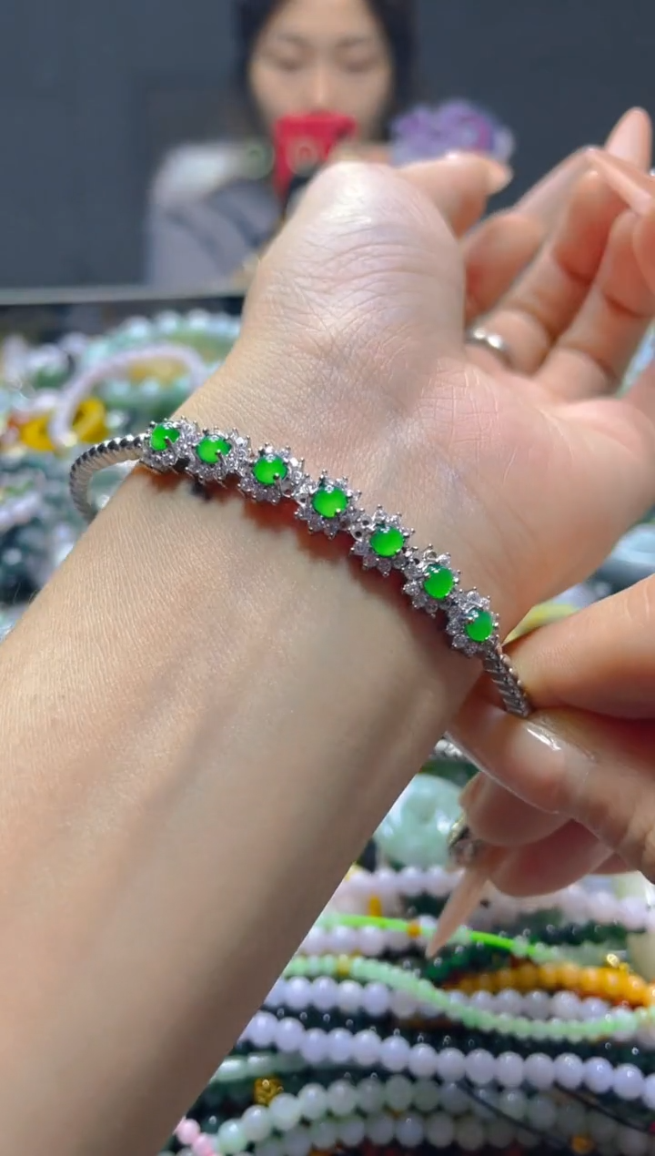 颈饰未镶嵌翡翠/B/翡翠A货，一件也是批发价