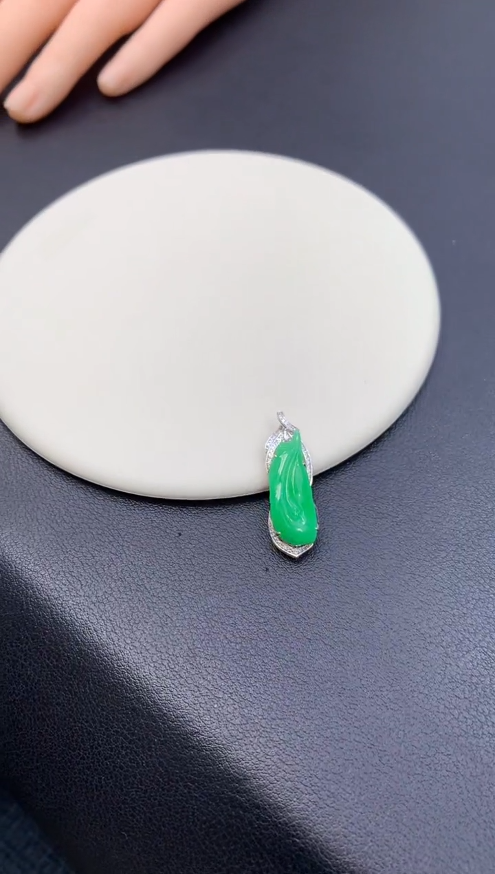 18K金镶嵌定制翡翠48小时鉴赏期 退货不扣服务费