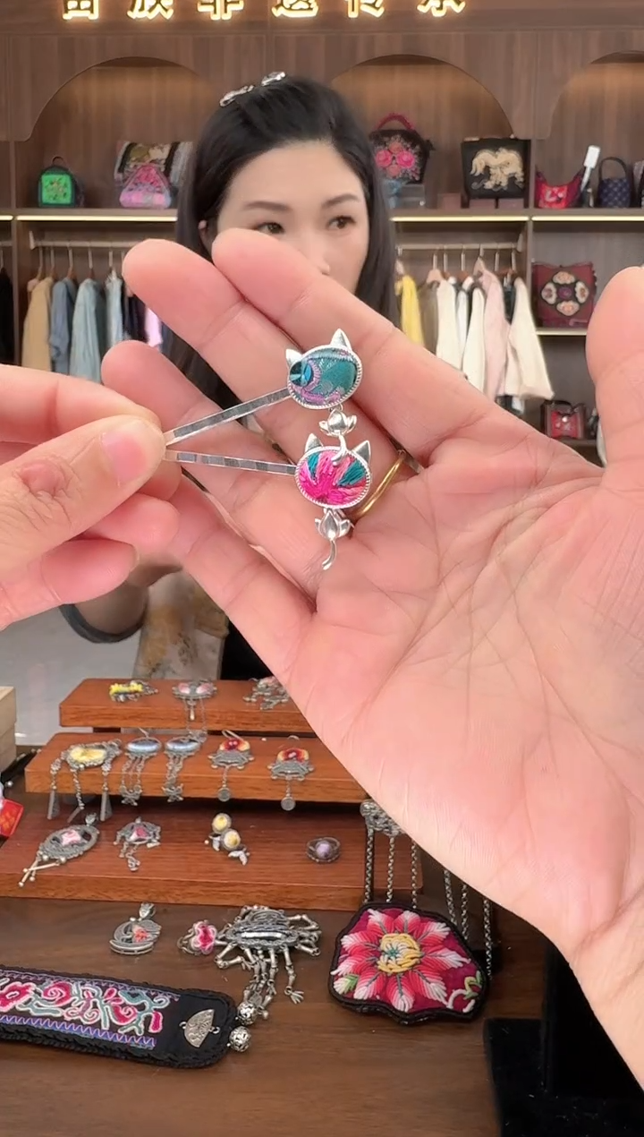 【闪购商品】织绣扶光苗绣传承50