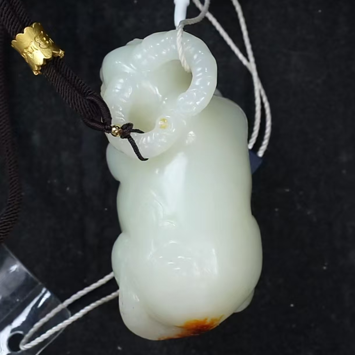 清代和田玉牛   