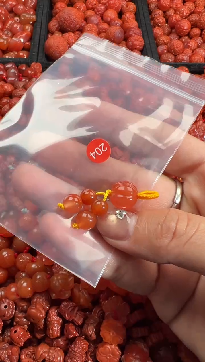 【闪购商品】南红玛瑙未镶嵌颈饰1