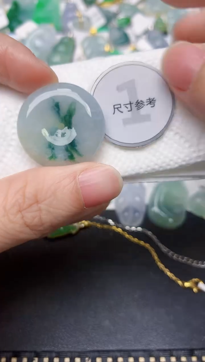 颈饰未镶嵌翡翠天然翡翠A货