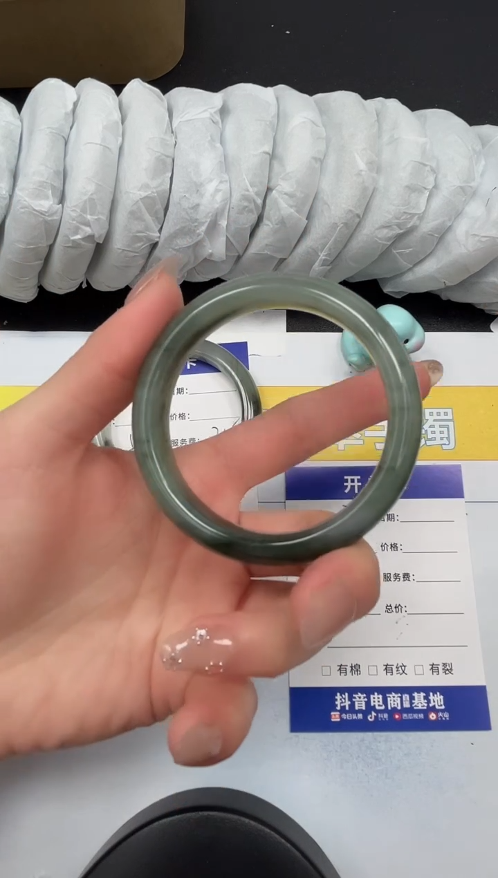【闪购商品】石英质玉手镯合金30-53.9