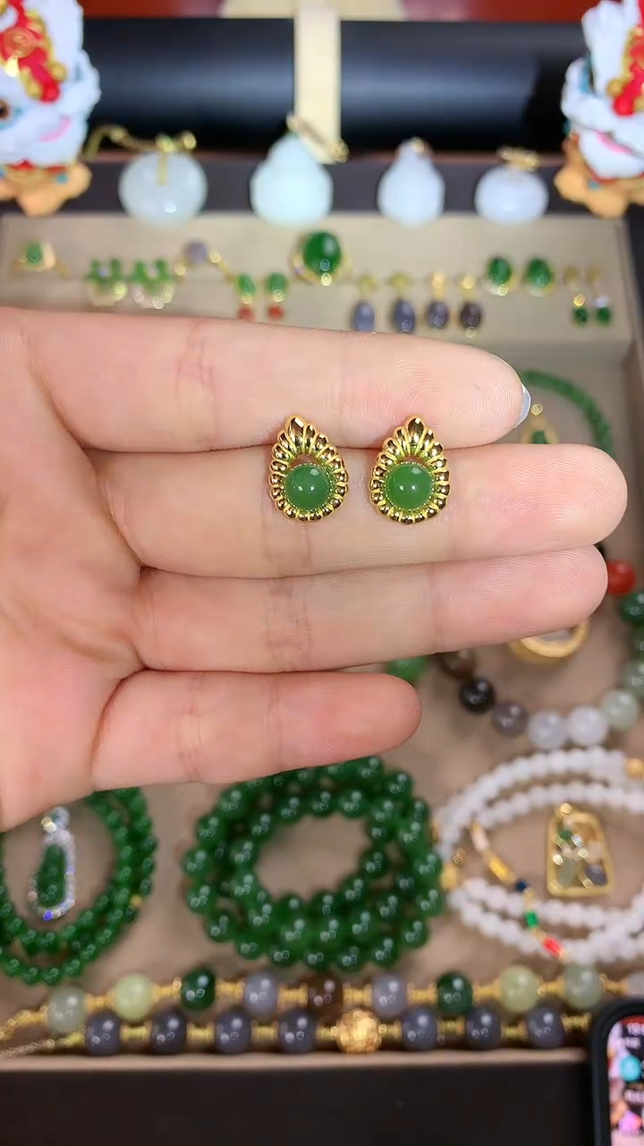 未镶嵌和田玉耳饰1