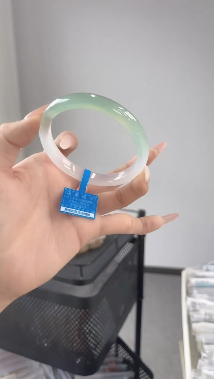 【闪购商品】玛瑙/玉髓手镯未镶嵌59-60圈