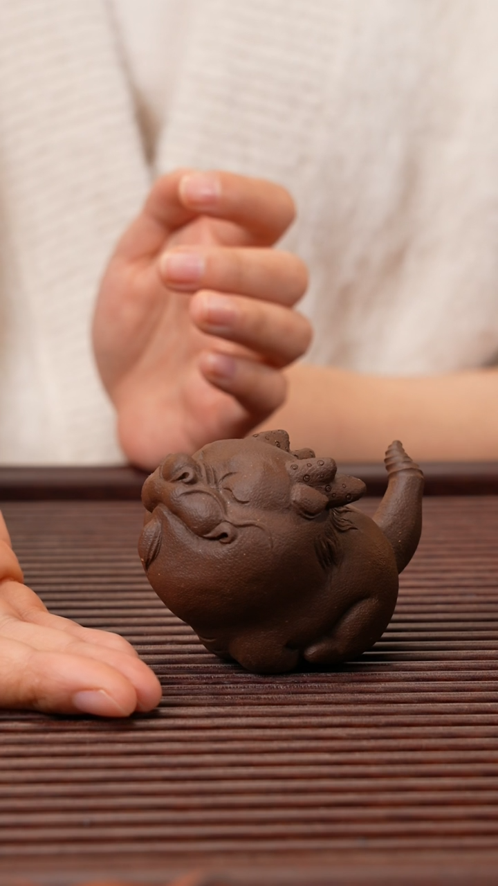 【闪购商品】紫砂茶宠傲娇小龙