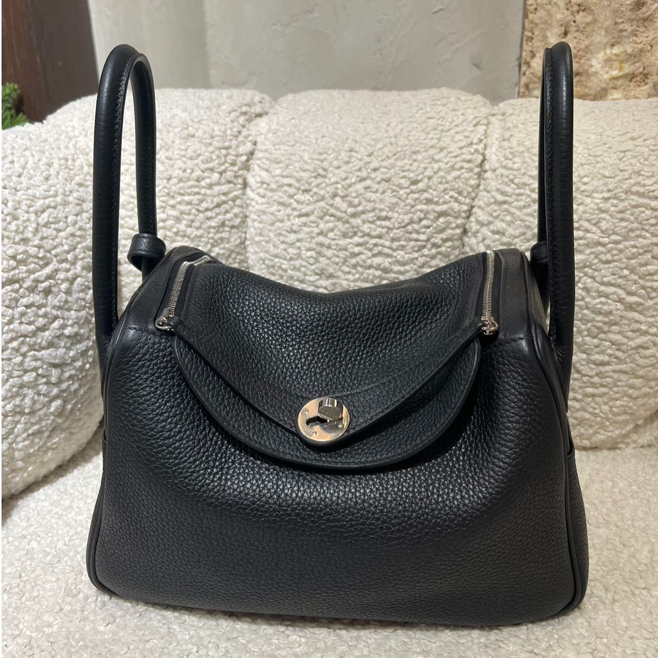 99新 Hermes/爱马仕 lindy26黑银斜挎包 98新 27196428