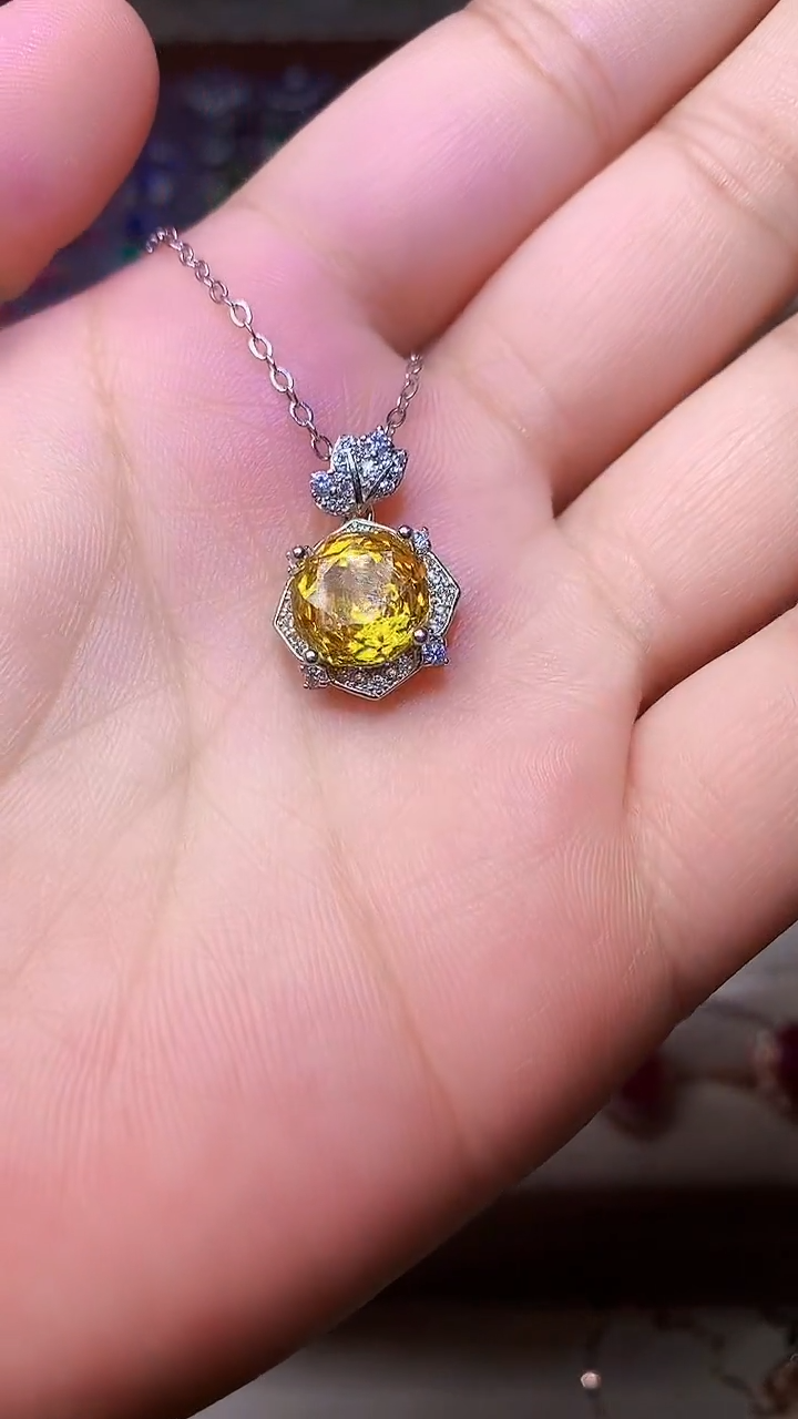 【闪购商品】彩色蓝宝石颈饰银S925镶嵌....