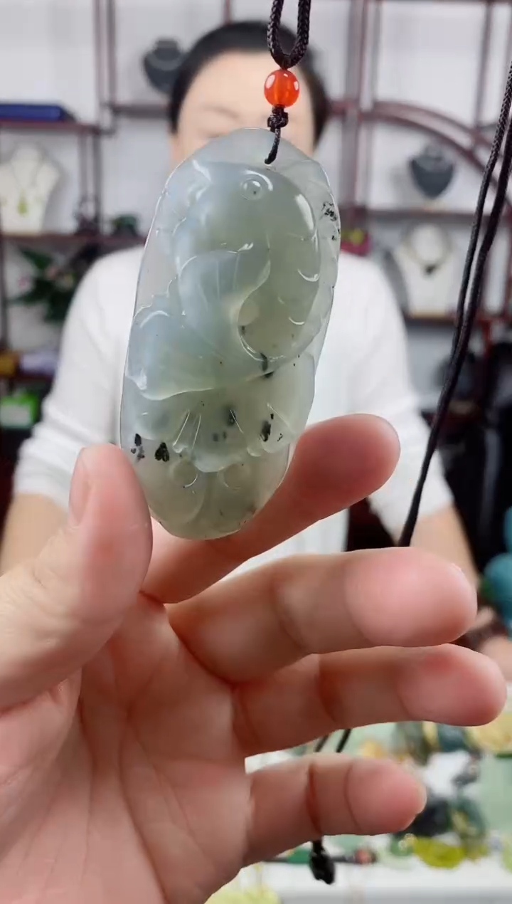 未镶嵌岫玉颈饰鱼