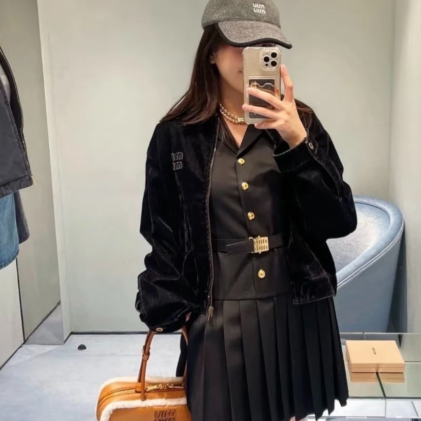 未使用 MIU MIU/缪缪 FW0376 24款黑色logo刺绣牛仔外套 44 L码