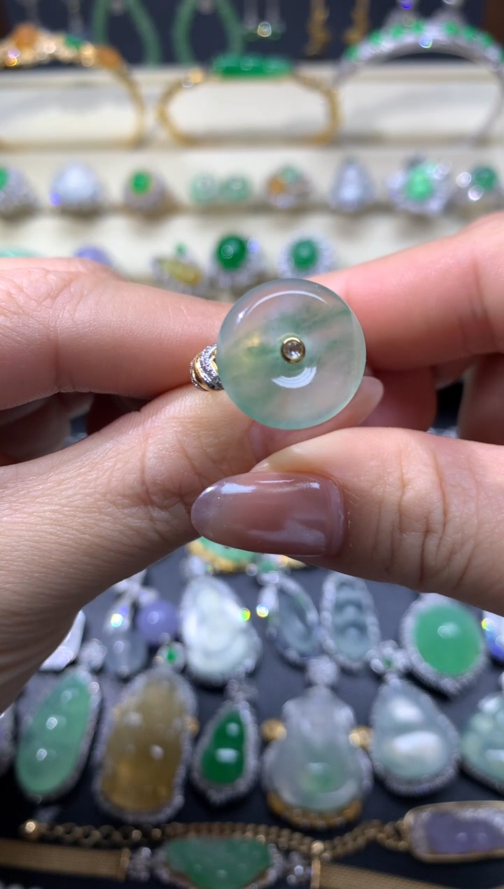 【闪购商品】翡翠颈饰18K金镶嵌戒指