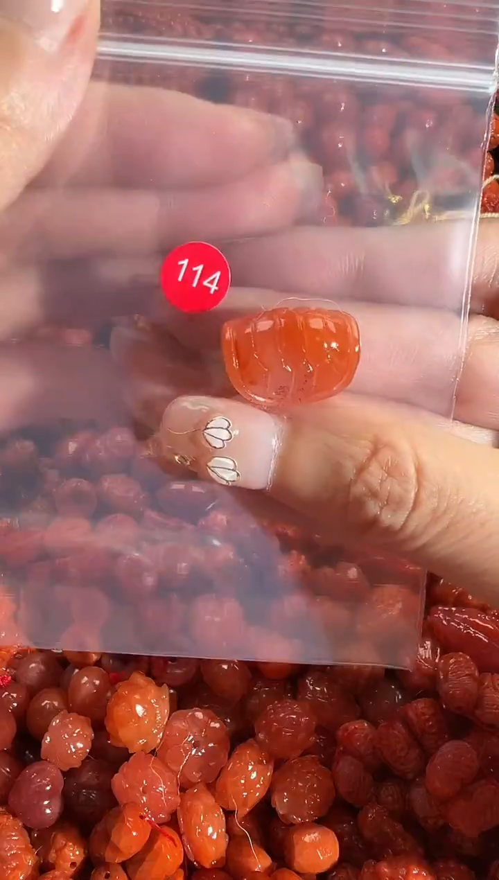 颈饰未镶嵌南红玛瑙1