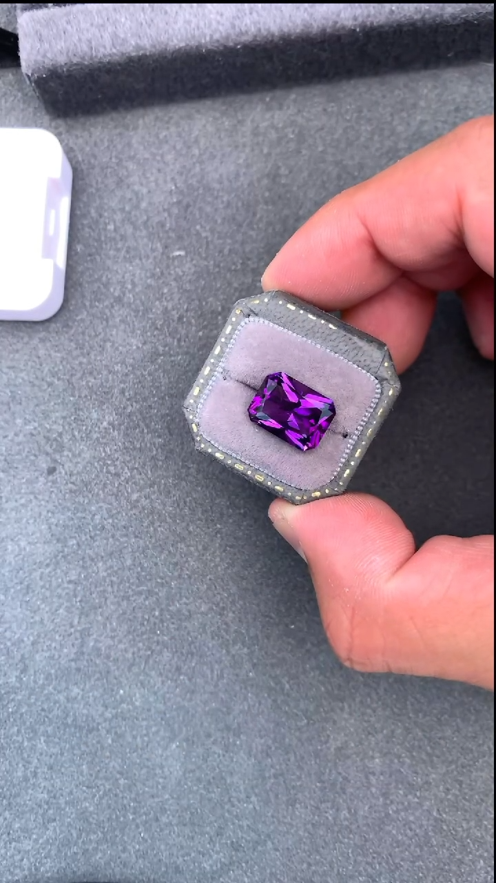 【闪购商品】紫晶裸石未镶嵌6.08克拉