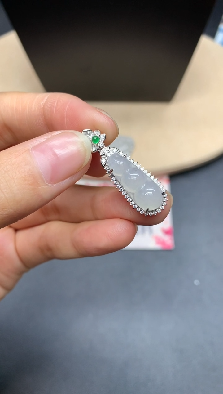 【闪购商品】翡翠吊坠(不含链)银S925镶嵌福豆【多样性发其一】