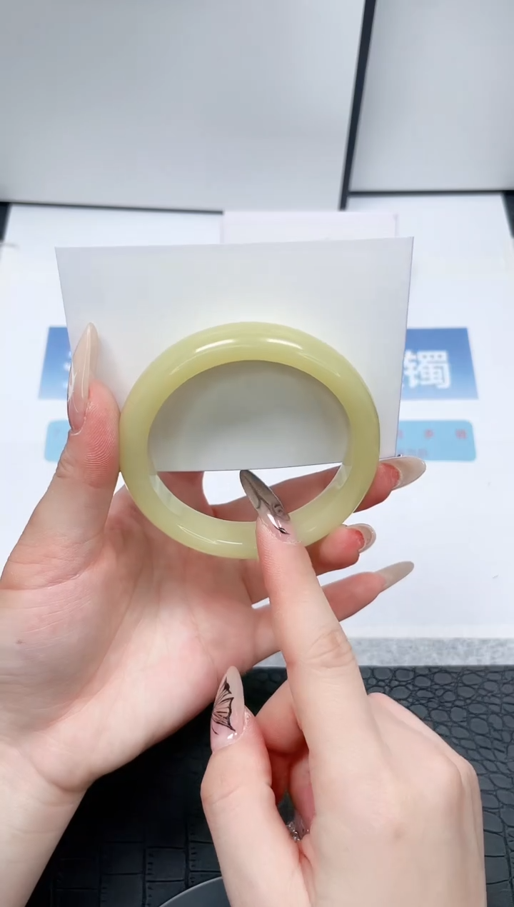 【闪购商品】石英质玉手镯未镶嵌123-57