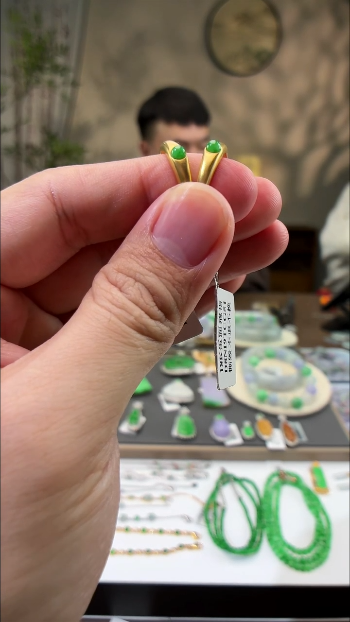 吊坠(不含链)18K金镶嵌翡翠戒指多样性发其一