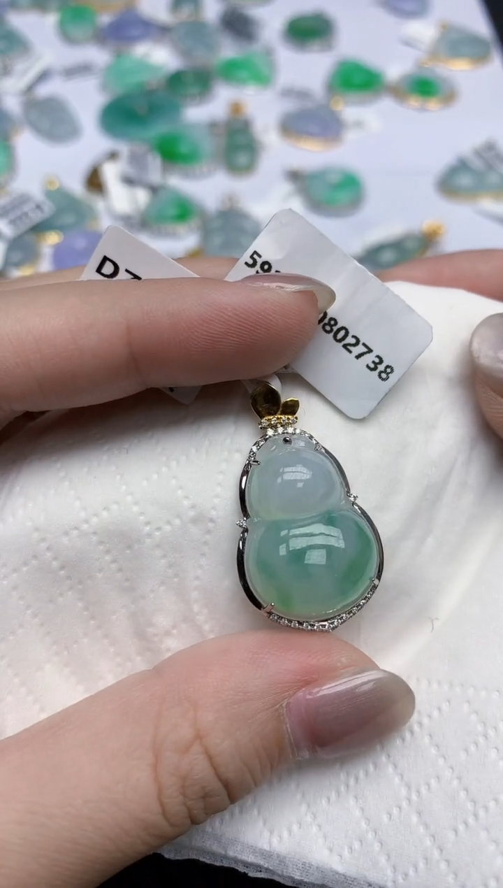 【闪购商品】翡翠颈饰18K金镶嵌天然翡翠A货