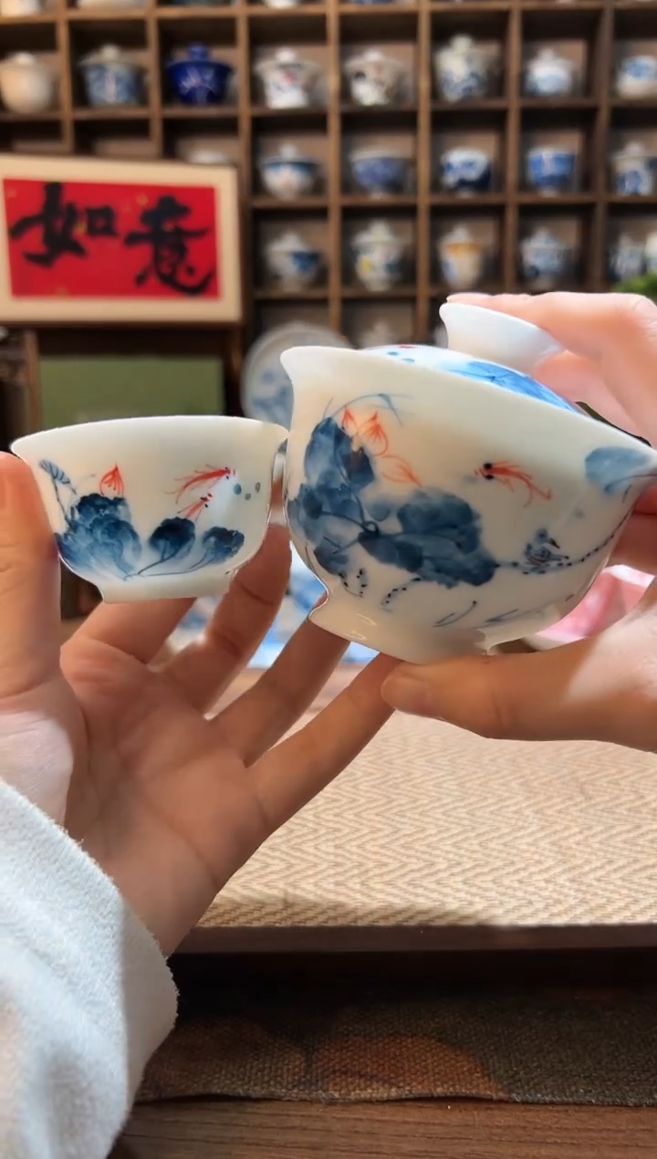 【闪购商品】手绘荷花锦鲤大盖碗+送一杯