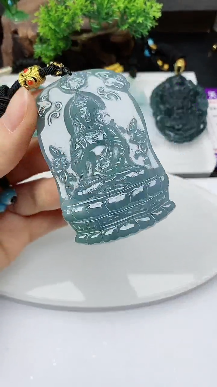 【闪购商品】翡翠颈饰未镶嵌