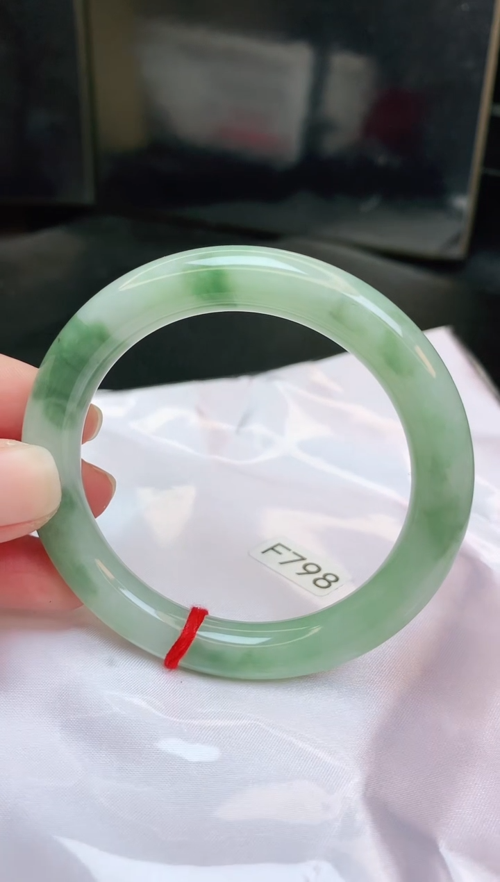 【闪购商品】翡翠手镯未镶嵌缅甸天然a货翡翠