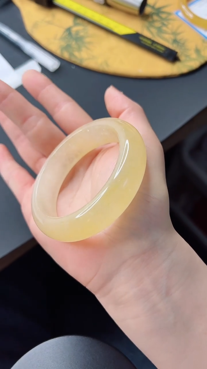 【闪购商品】石英质玉手镯未镶嵌709-57