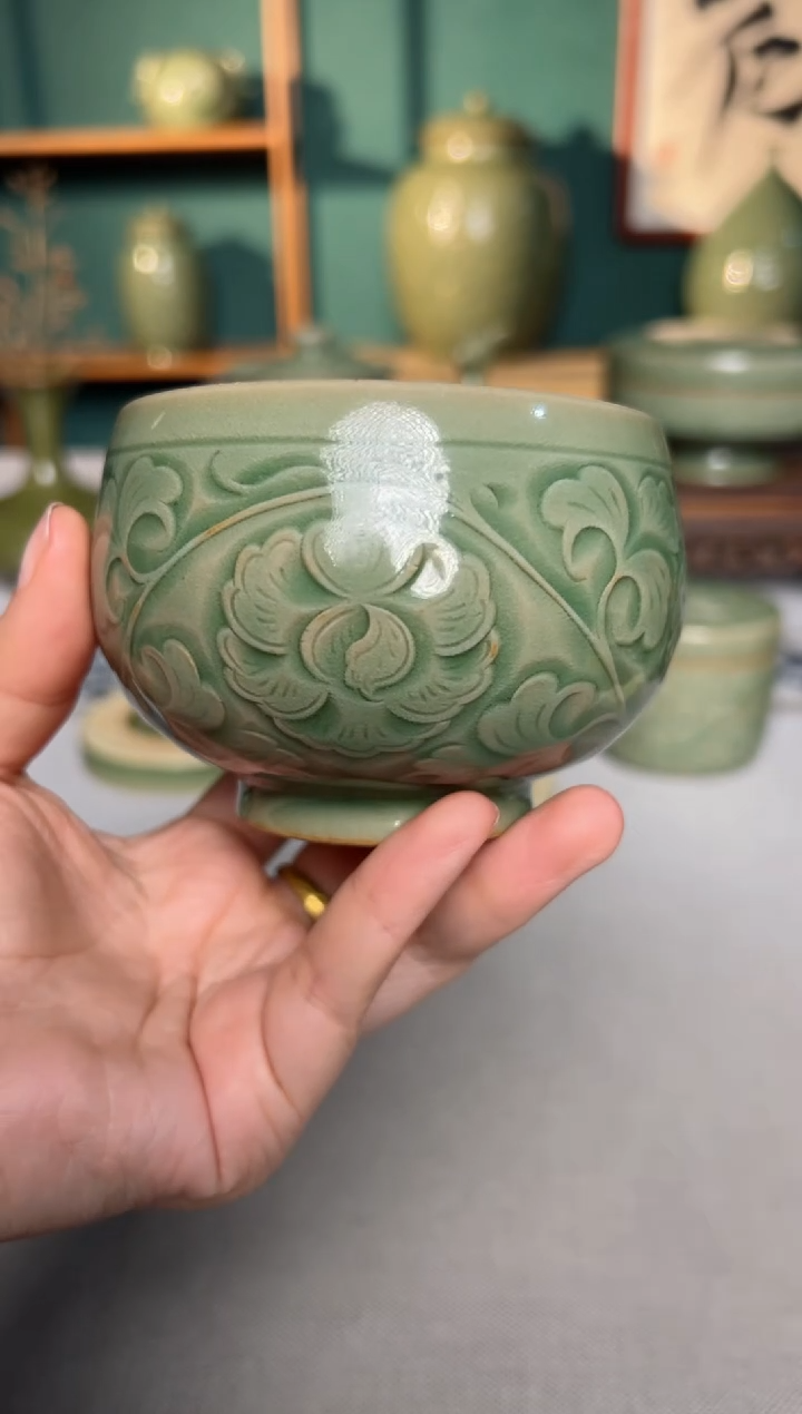 【闪购商品】其他纯手工秘色缠枝牡丹禅定杯