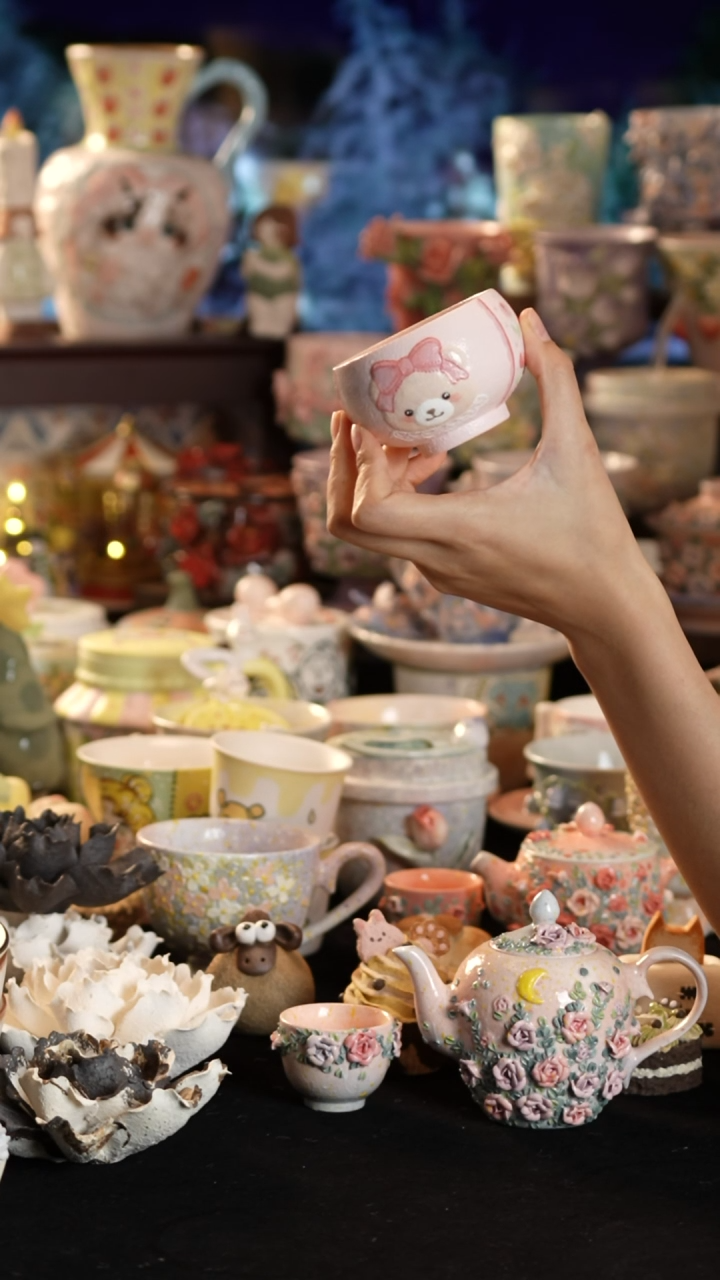 摆件陶景德镇釉下彩手绘设计师款陶瓷