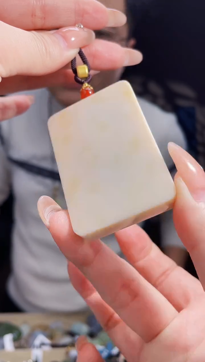 【闪购商品】和田玉颈饰未镶嵌拍一发一