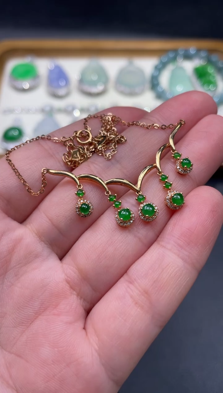 【闪购商品】翡翠颈饰18K金镶嵌79......