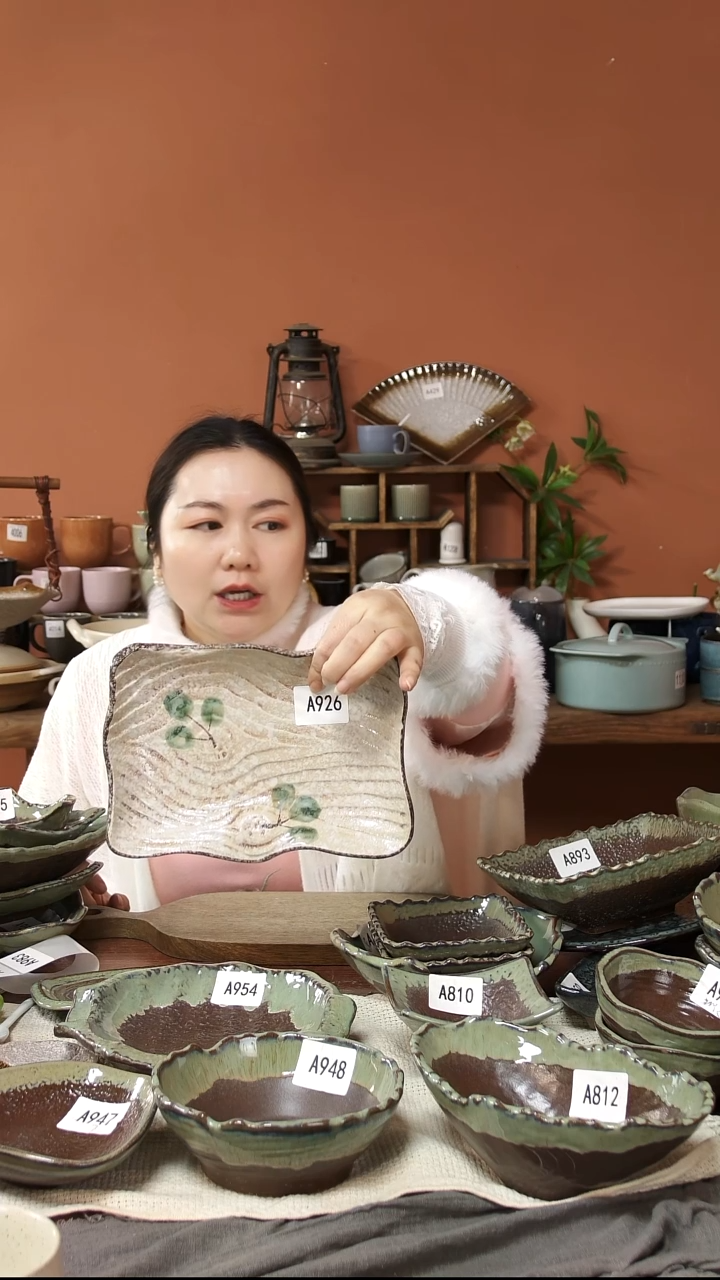 陶瓷A926 一只窑变白手绘复古盘22*16*2.5微瑕