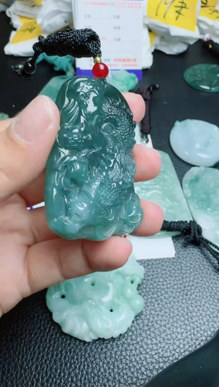 【闪购商品】翡翠吊坠(不含链)未镶嵌1