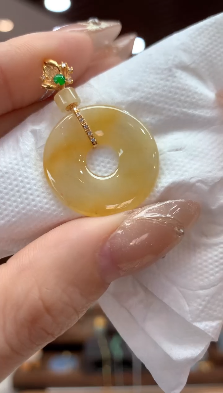 【闪购商品】翡翠吊坠(不含链)18K金镶嵌甜甜圈