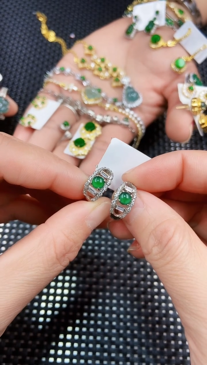 【闪购商品】翡翠耳饰未镶嵌111111111