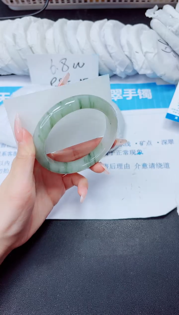 石英质玉手镯未镶嵌192/60