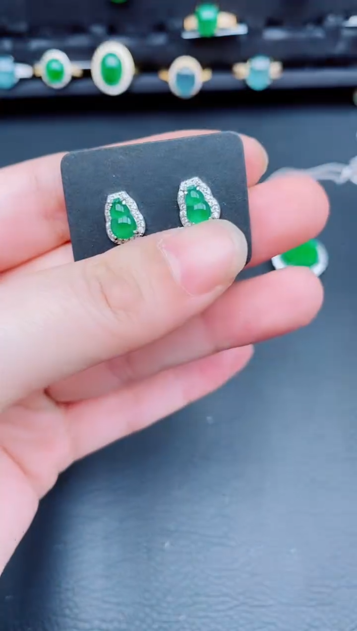 【闪购商品】翡翠耳饰银S925镶嵌天然a货翡翠242