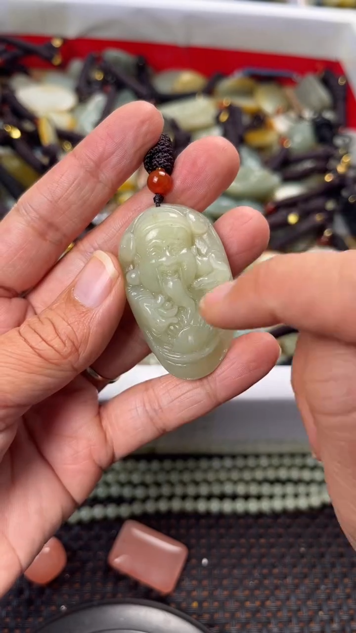 【闪购商品】和田玉颈饰未镶嵌多样性发货没有证书拍一发一有瑕