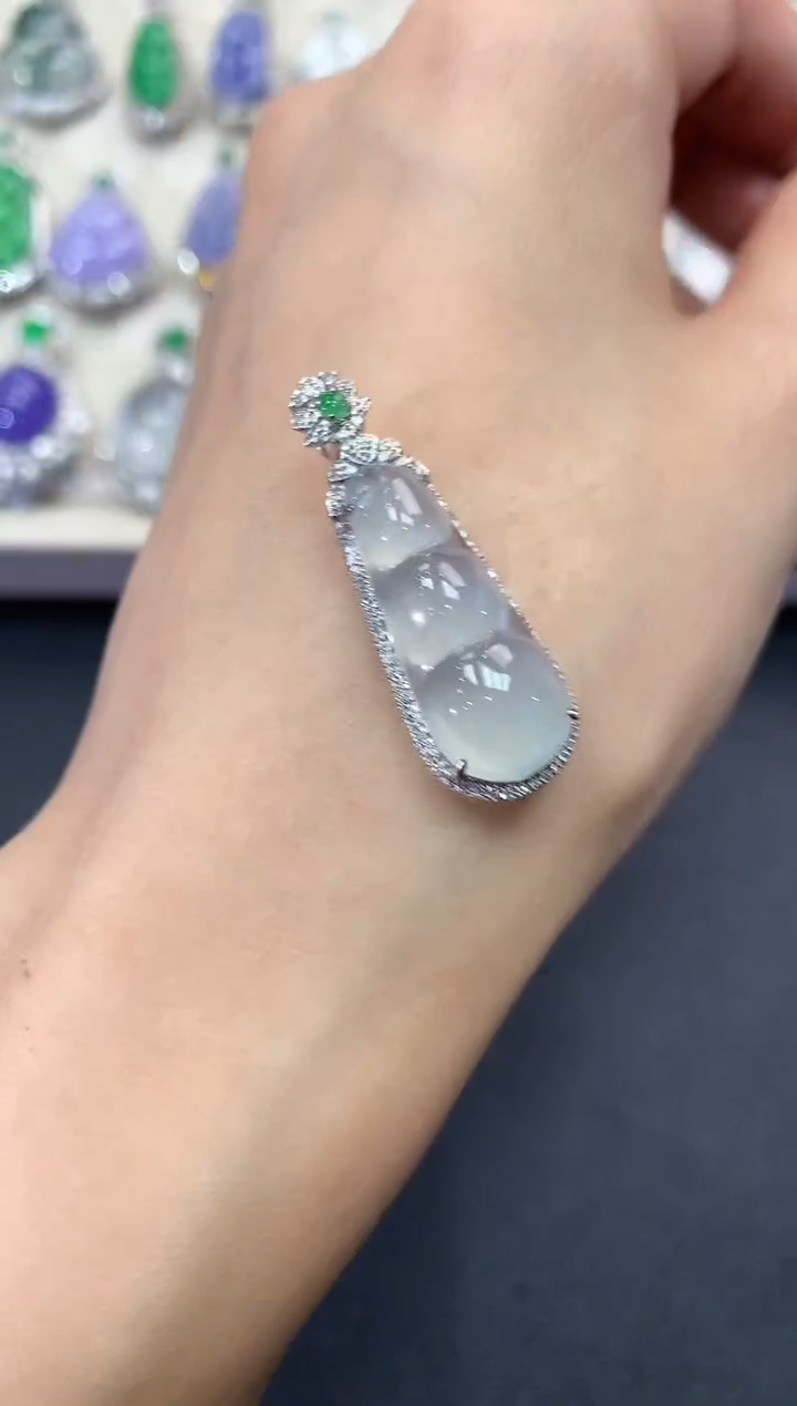 【闪购商品】翡翠吊坠(不含链)18K金镶嵌a19         