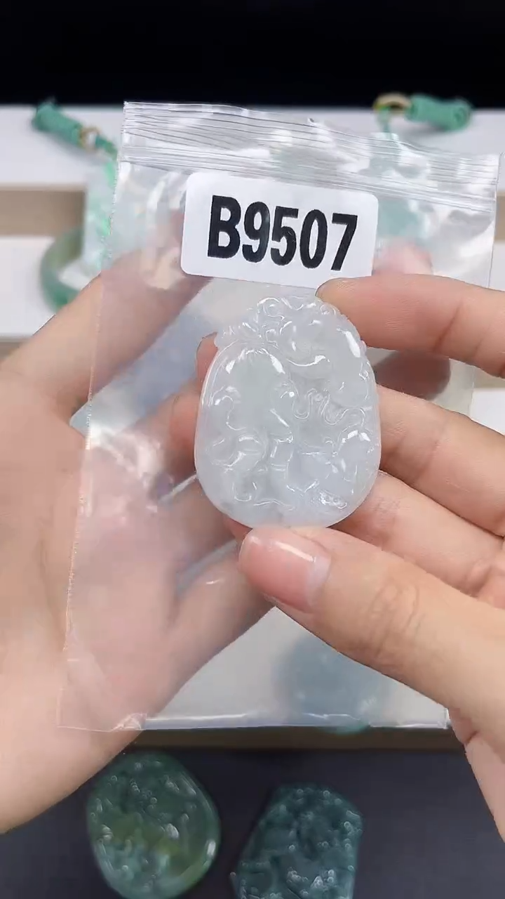 颈饰未镶嵌翡翠翡翠珠宝吊坠挂件