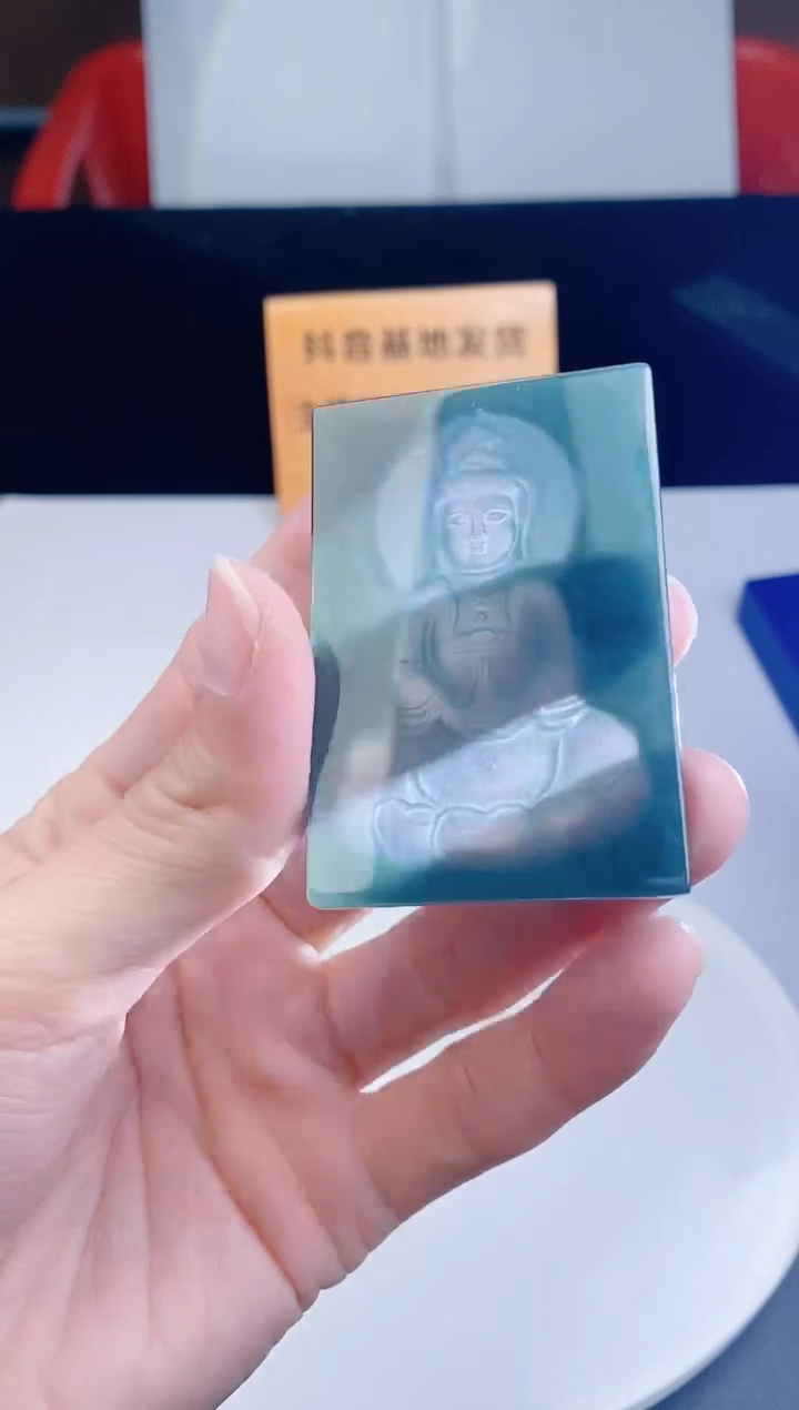 颈饰未镶嵌翡翠`