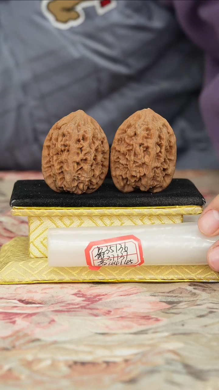 【闪购商品】文玩核桃把件非嫁接将军榜有黄不修