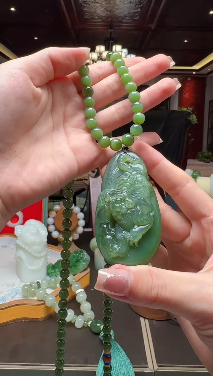 未镶嵌和田玉挂件君****湖by