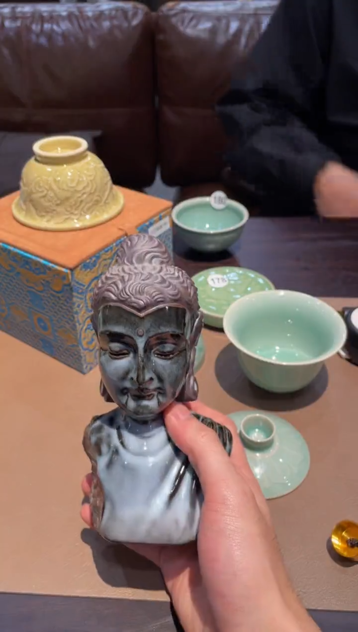 D*181窑承青瓷观音像