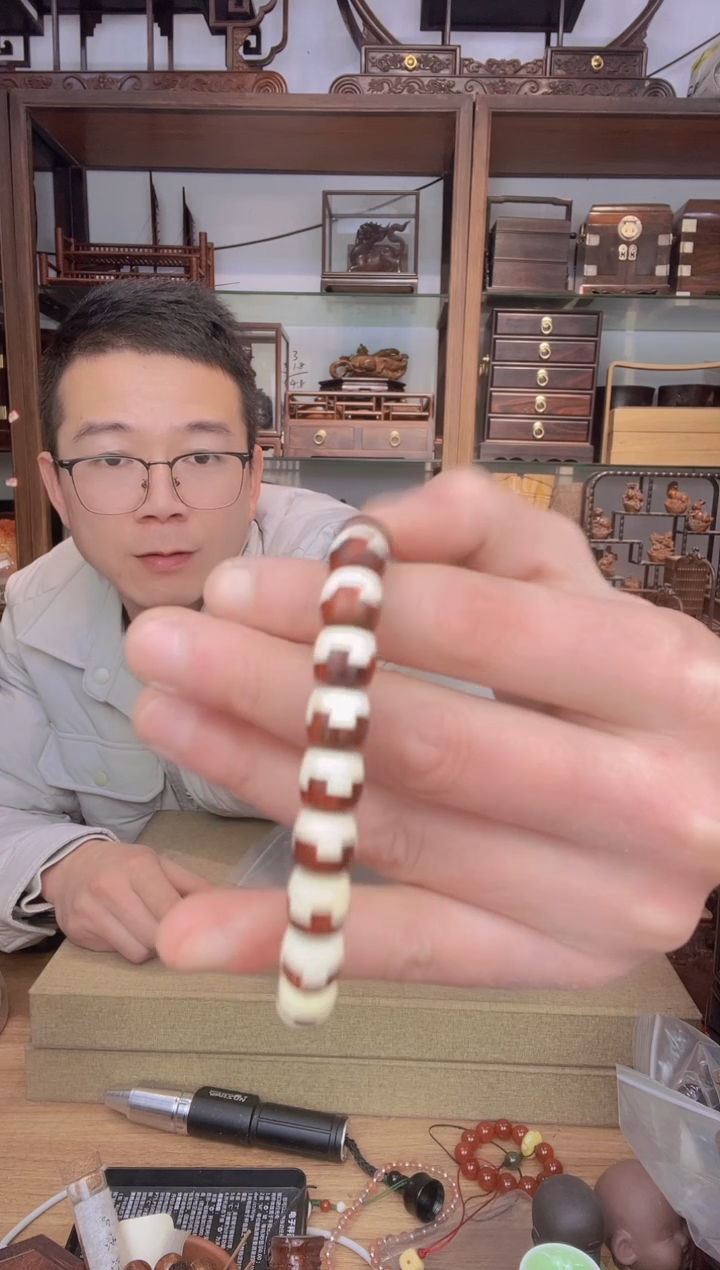 【闪购商品】乌木类书架513小叶紫檀+猛犸9*10单圈手串