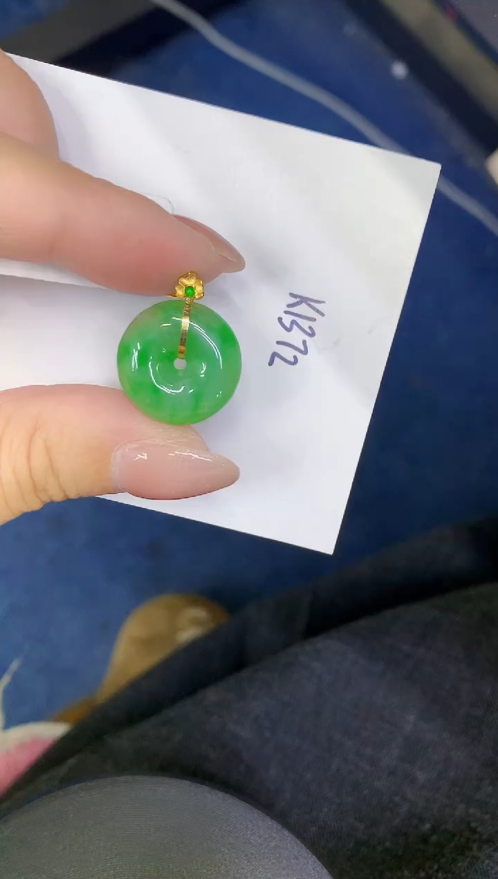 颈饰18K金镶嵌翡翠缅甸天然翡翠A货