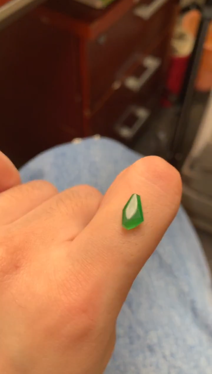 未镶嵌定制翡翠裸玉