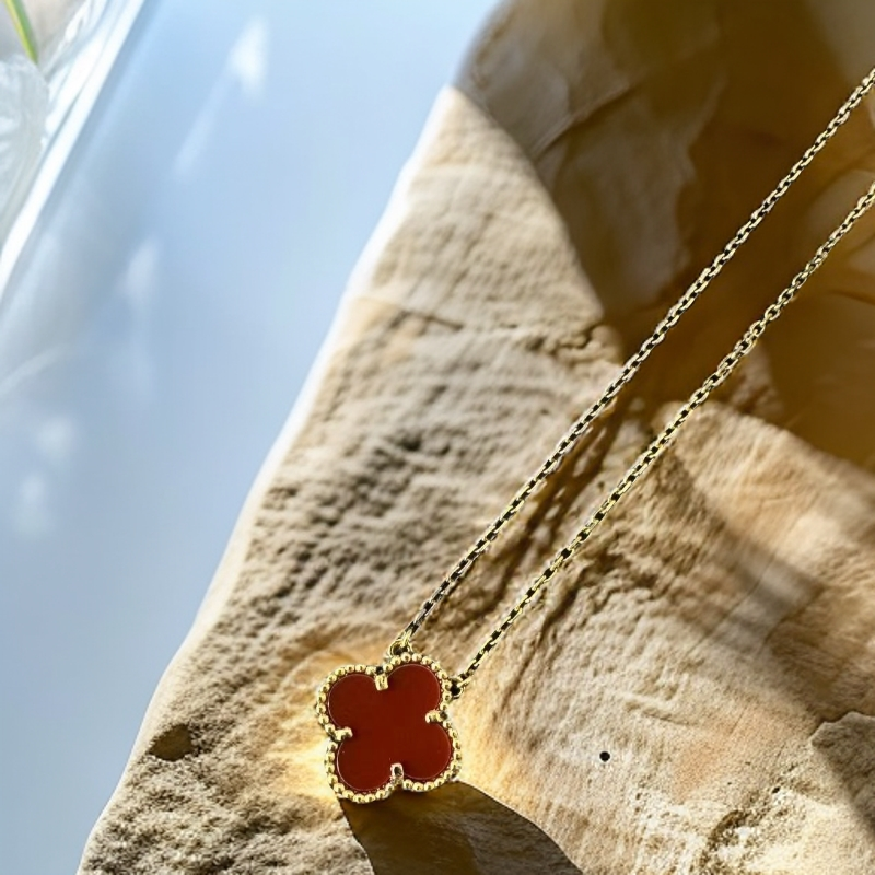 定金周帝王黄金电黑工艺足金四叶草时尚电黑精致项链